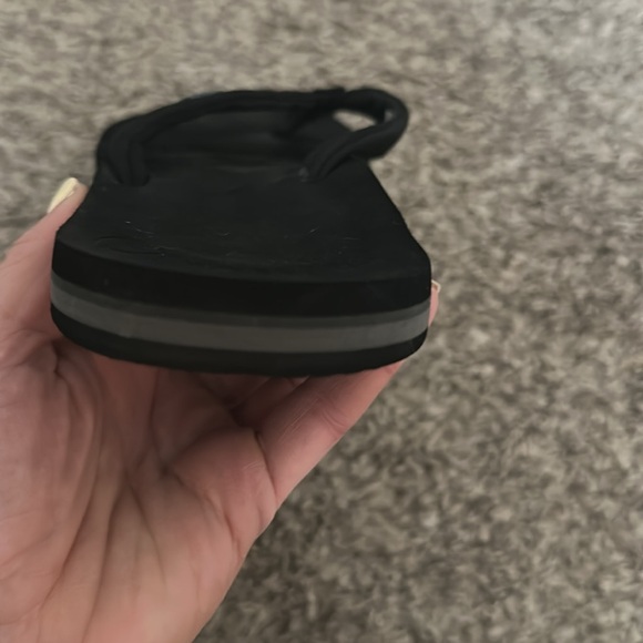 Women’s US size 9 Cushioned reef sandals - Picture 7 of 8